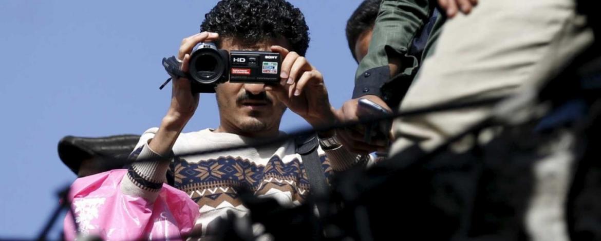 Journalist med kamera i Jemen